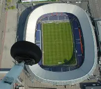 爱游戏官网-西甲赛程吃紧，费耶诺德清晨再遭质疑，更衣室稳定，赛程密集仍需轮换(弗耶诺德赛程比分)